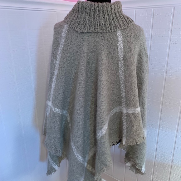 G BRAND knit poncho - Picture 4 of 5
